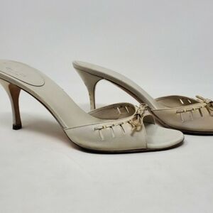 Gucci Women's Cream Heeled Sandals